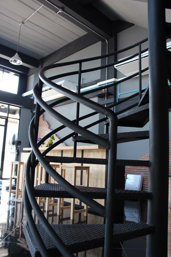 The Logbook Room And Cafe' Chonburi Exteriér fotografie