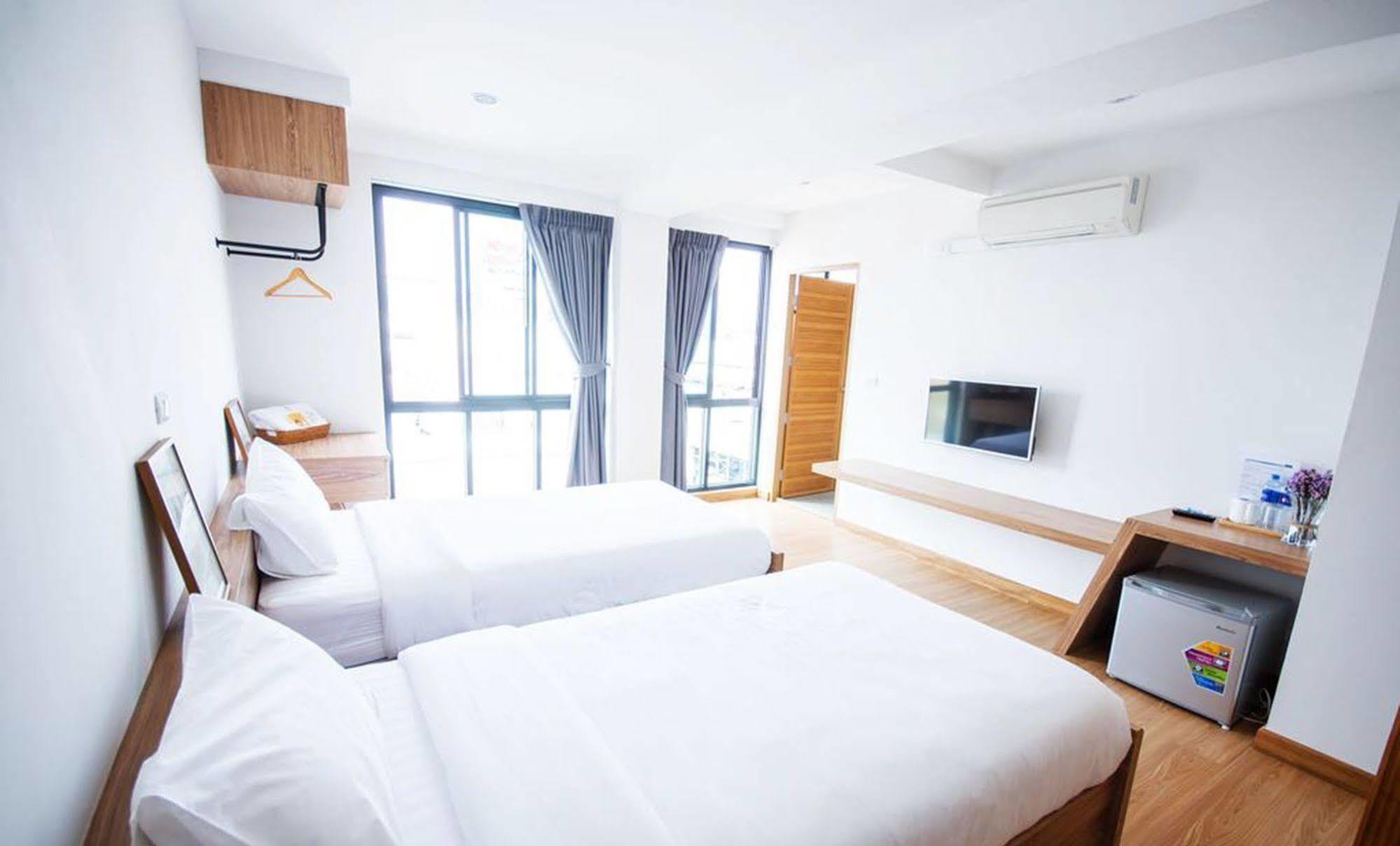 The Logbook Room And Cafe' Chonburi Exteriér fotografie