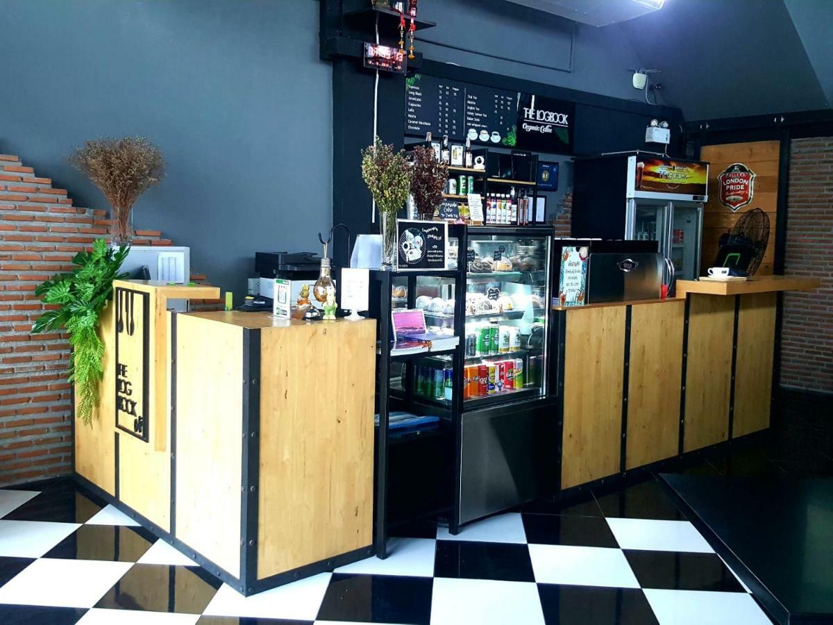 The Logbook Room And Cafe' Chonburi Exteriér fotografie